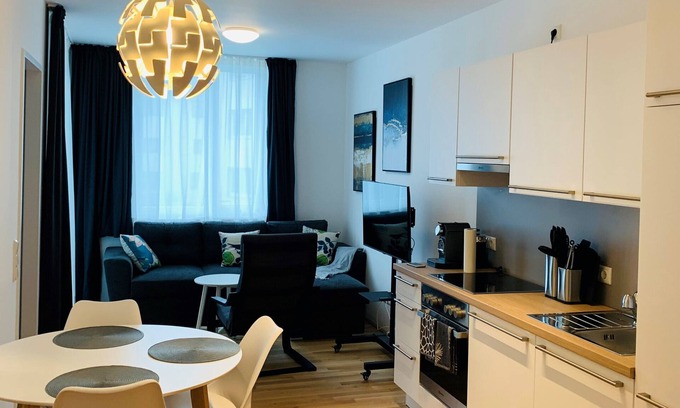 Gmunden Appartement | New holiday apartment - close to the center, quiet with parking space and loggia