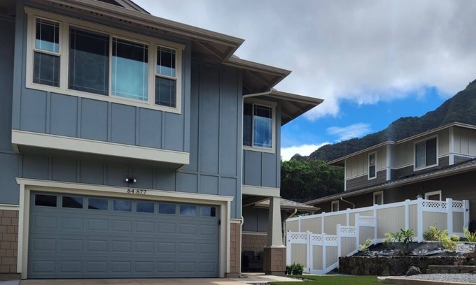 Makaha Valley Maison | NEW HOME in Private Community with Ocean/Mountain Views. 5 Min. Drive to Beach