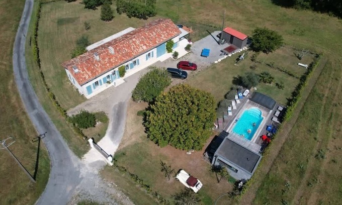Chillac Maison | Maison Neuve, maison de campagne relaxante avec piscine