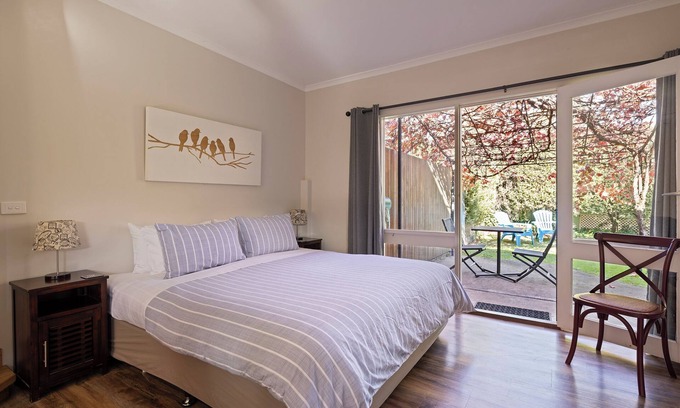 Bright Appartement | Tessies Studio - Parfait pour deux et leurs animaux de compagnie - Promenade en ville et rivière
