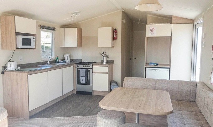 Saint Cyrus Maison | New in 2017. Comfortable caravan with one double and one twin.