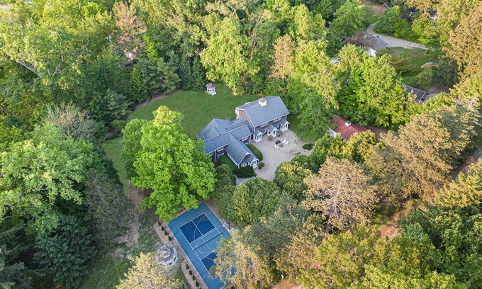 Harbert Maison | NEW! Juniper Presents: 2-Acre Home w/ Hot Tub, Pickleball/Basketball + Firepit