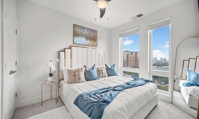 Home Park Appartement | New! King bed Modern with City Views