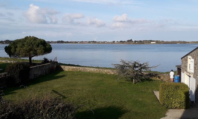 Portbail Appartement | Appartement spacieux rez-de-chaussée devant le havre de Portbail