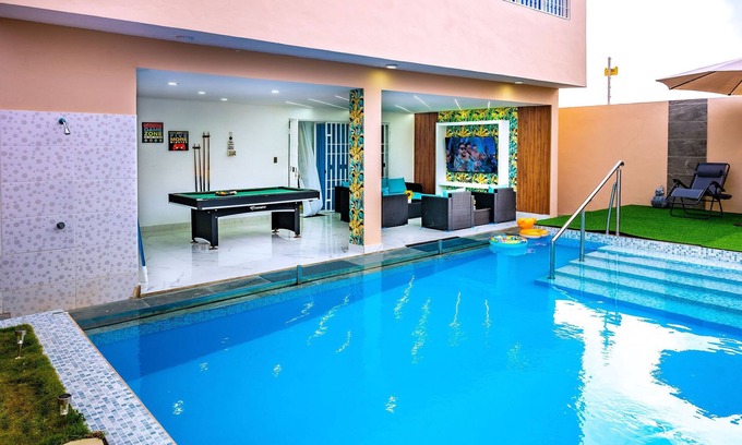 Prado Oriental Maison | NEW LISTIN 15 minutes from the aiport, 25 from the beach, BBQ grill, pool table