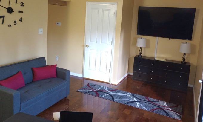 Odenton Copropriété | NEW LISTING! Charming DC Metro: Your Perfect Odenton Getaway by RedAwning