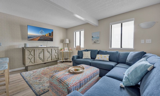 Caine Woods Copropriété | New Listing! Cute 2 bedroom, 2 bath condo in desirable North OC