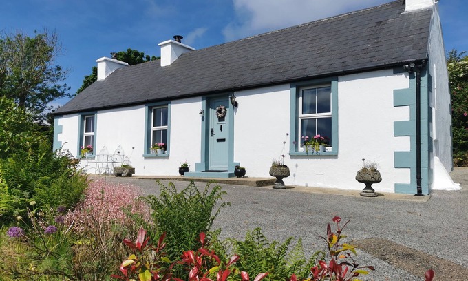 Bruckless Cottage | 🌷🥀🌺New Listing 🌷🥀🌺