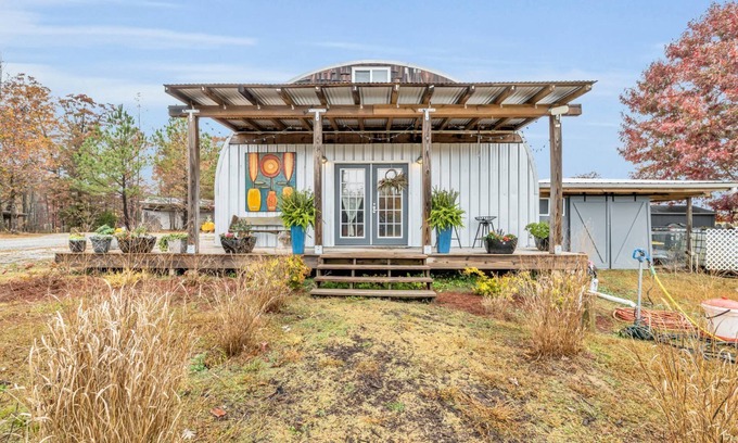Trenton Cabine | New Listing - Mountaintop with mountain views - Industrial Farm Stay - Chattanooga -Cloudland Canyon