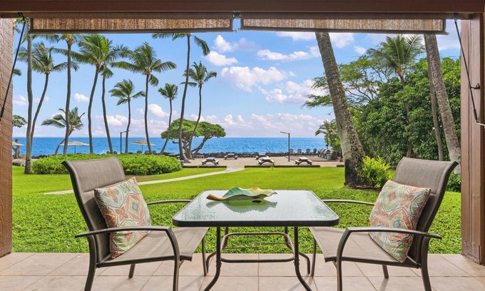 Kailua-Kona Copropriété | New Listing, Oceanfront Paradise, Kona Isle D3, 1BR