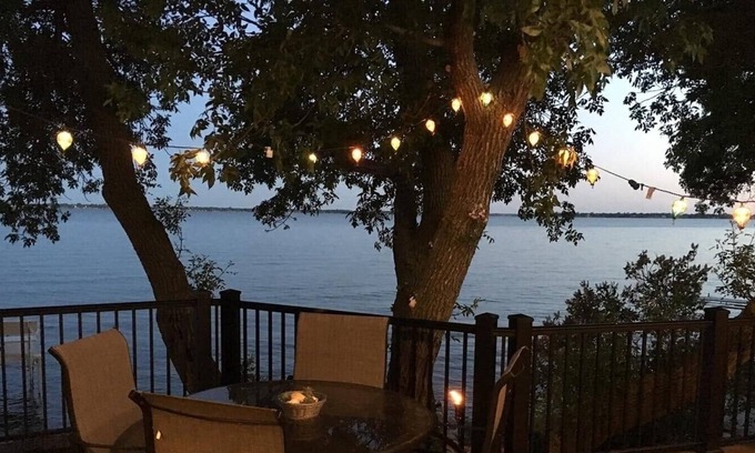 Watertown Cabine | (New Listing) Relax at Lake Kampeska - Multi-Family Cabin