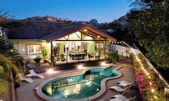 Playa Hermosa Maison | New Listing! Beautiful 3 Bedroom Home Walking distance to Playa Hermosa