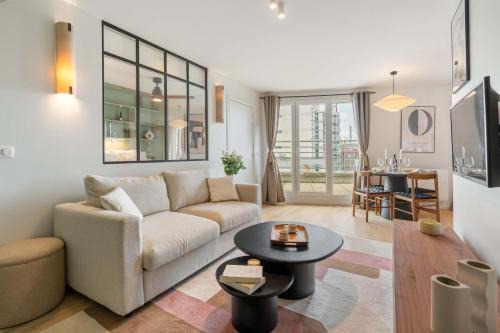 Necker Appartement | New loft with terrace & jacuzzi near Montparnasse