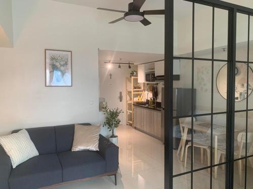 Legazpi Village Appartement | New & lovely 1 BR Makati condo