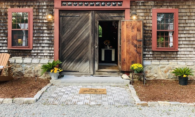 Hingham Maison | New- Lux Barn Retreat! Private, and beautiful escape.
