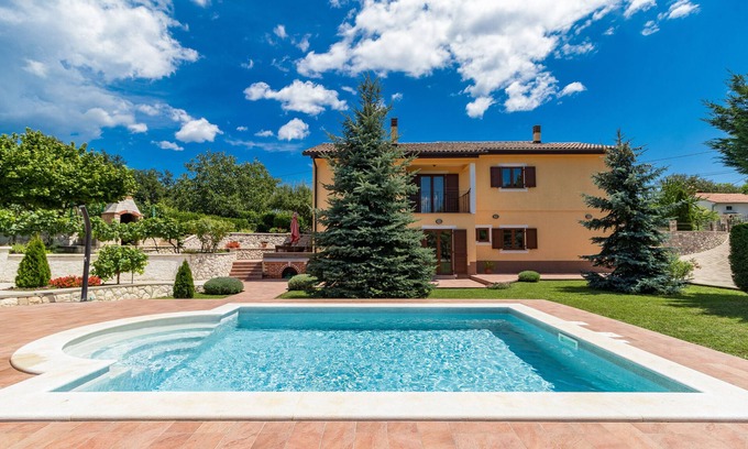 Krsan Villa | Villa luxueuse et moderne, à seulement 5 minutes de la plage la plus proche