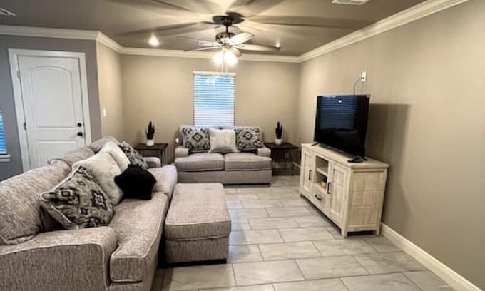 Uniontown Maison | New Luxury 3 Bed 2 1/2 Bath Duplex