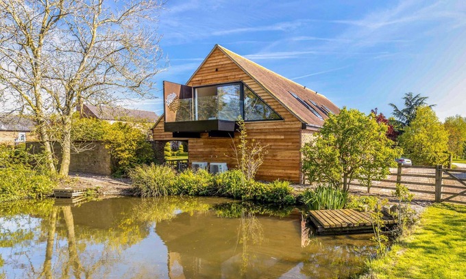 Kelmarsh Maison | NEW Luxury Countryside Retreat for Family and Friends