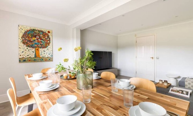 Fortis Green Maison | New! Luxury Family House 5BR/5 beds Free Parking Great Views