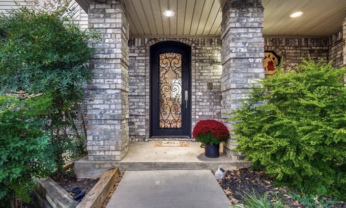 Pottsboro Villa | New! Luxury Gateway w/ Home Theater & Decks!