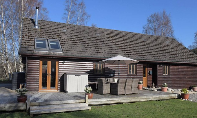 Glenlivet Cabine | *NEW* Luxury lodge - A peaceful escape on the banks of the River Spey
