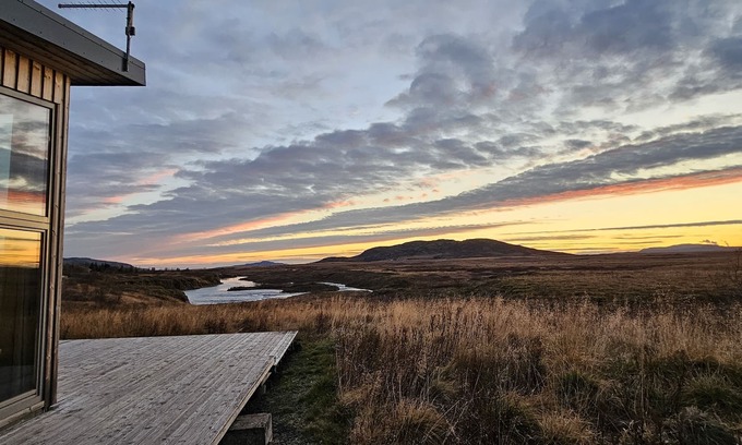 Blaskogabyggd Cabine | New Luxury Riverfront Scenic View