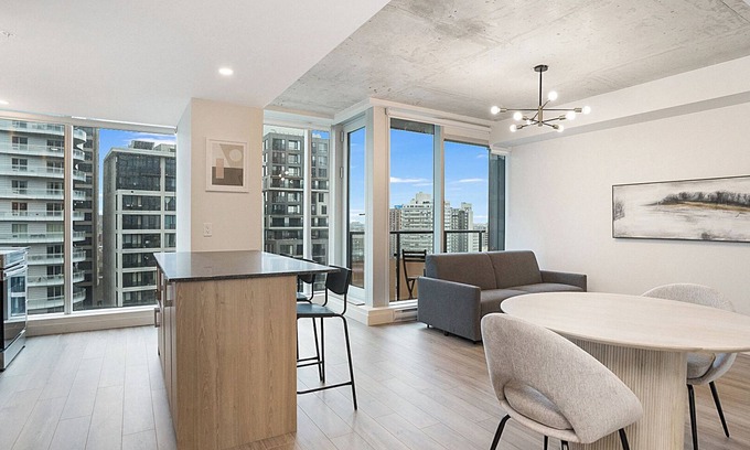 Milton Park Appartement | New Luxury Unit in Heart of MTL 703 | Metro access