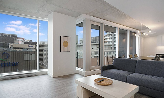 Quartier des Spectacles Appartement | New Luxury Unit in Heart of MTL 902 | Metro access