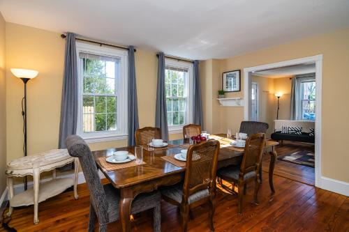 Bryn Mawr Appartement | NEW - Mainline Train, Colleges, Hospital