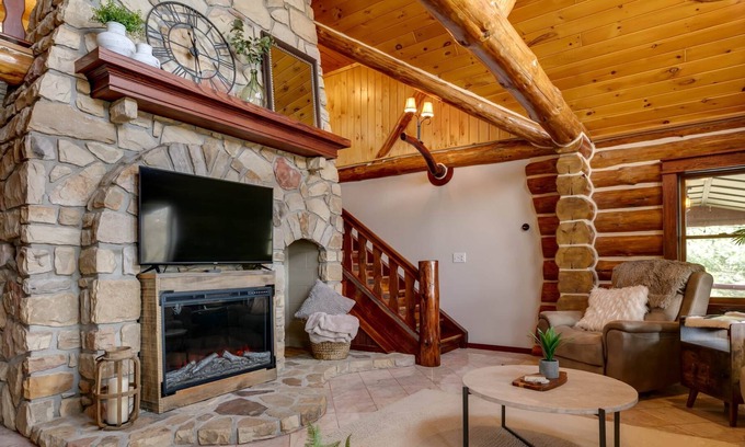 Millerton Maison | NEW! Meadow Ridge, Premier Retreat with Lake View!