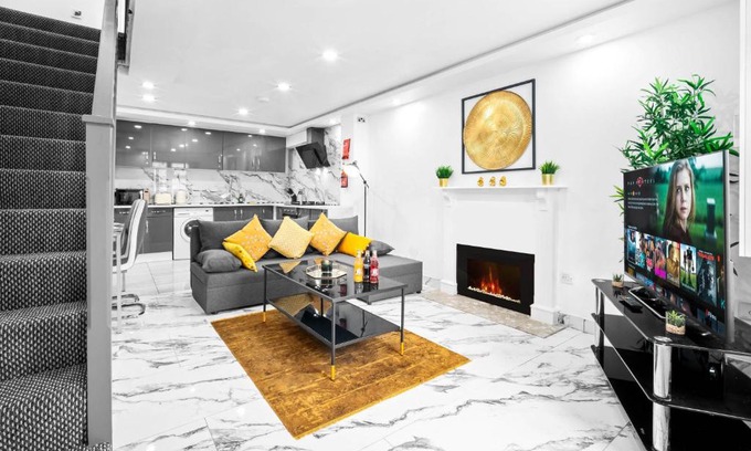 Bordesley Appartement | New Modern 2 Bedroom House By Azura Nights