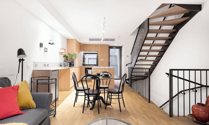 Toorak Maison | New Modern Design 3B2B House+Parking near Toorak 2