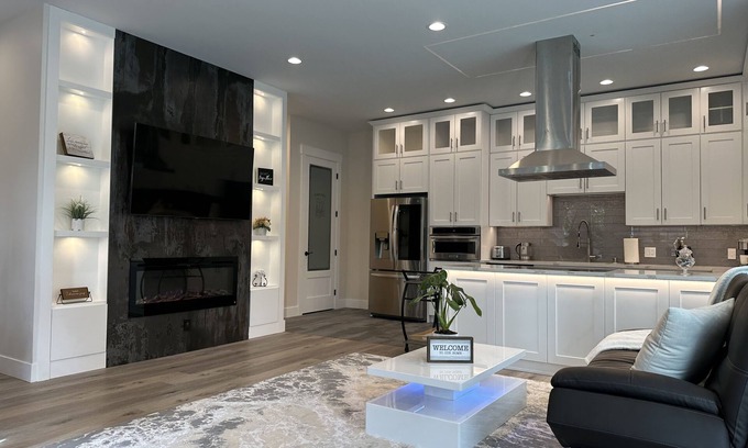 Newport Maison | New Modern Home in Bellevue