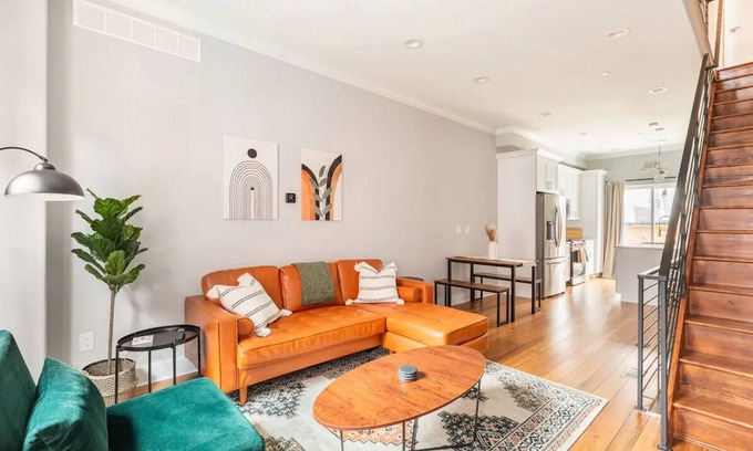 East Passyunk Crossing Maison | New modern home in welcoming South Philly neighborhood