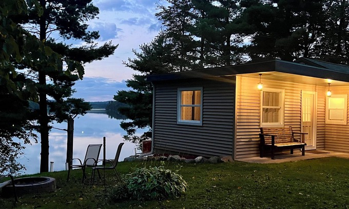 Eau Galle Maison | NEW! Modern Lakefront Home in Beautiful Eau Galle