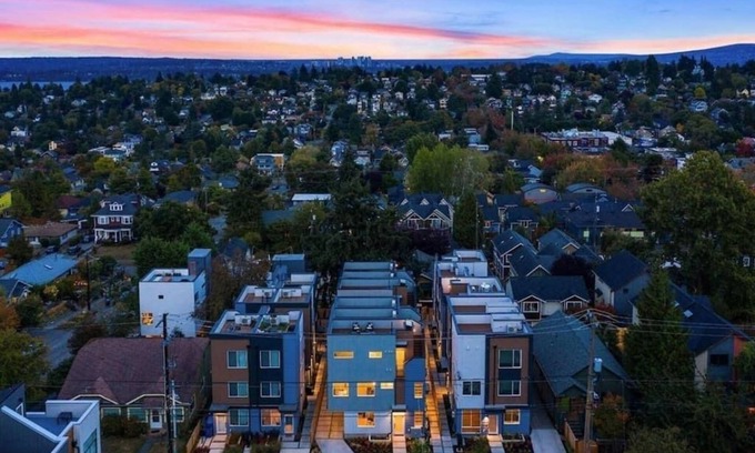 Mann Maison | New modern Nordic style home, view, rooftop deck