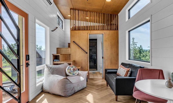 Ooltewah Maison | New Modern & Private Tiny Home on 21 acres
