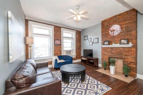 Newport Maison | New Monmouth Loft 1 - City Chic 1 BDR