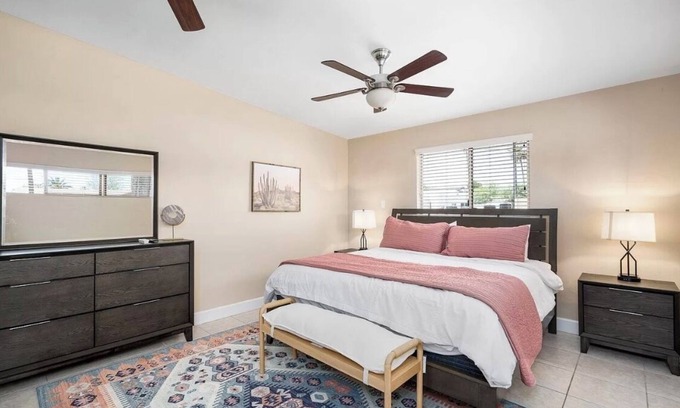 Entertainment District Maison | NEW Old Town Oasis, Putting Green, Walk to Downtown