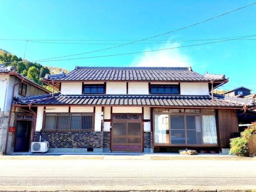 Fukuchiyama Maison | New Open ! 田舎の一棟貸 お庭でBBQやプール遊びができる貸切の宿 3ぴーす