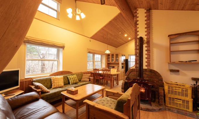 Yubari Maison | (NEW OPEN) Yubari-shi Deer Valley Private House| 1 house for rent| 2 bedrooms| large living room | Yubari-shi Deer Valley Private House