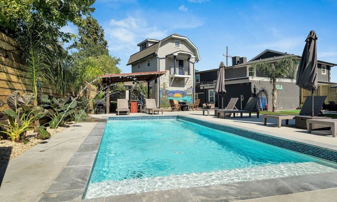 Tulane - Gravier Hôtel | New Orleans 3BR Retreat | Pool, Hot Tub,& Backyard