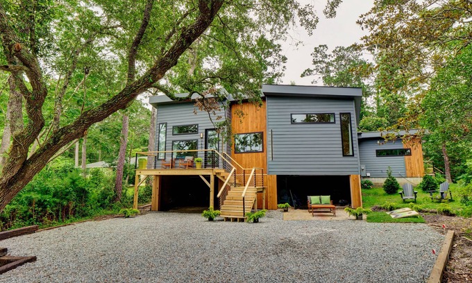 Ogden Maison | NEW peaceful, in the trees, close to the beach