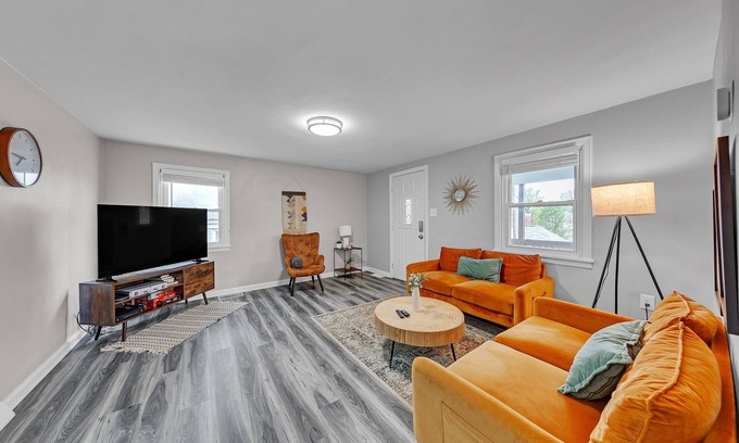 West Mifflin Maison | NEW! Pet-Friendly 4BR Near Kennywood & Pittsburgh