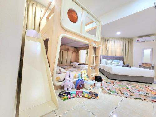 Petaling Jaya Maison | NEW! Petaling Jaya Corner Landed, 4 Bedroom, Kids Playground Slides, SS17,16 Pax,Seventeen Mall, Eastin, Phileo, SS2, Jaya One,UM