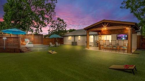 Arlington Maison | NEW Pool Patio Walk to ATT Hollywood Vanity
