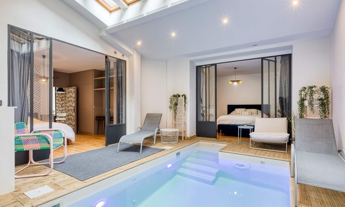 Saint Blaise Appartement | New! Private Pool Paradise: Modern 4BR/2BA Oasis in Paris.