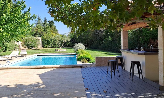 Plan-d'Orgon Autre | Nouveau : Mas provençal avec piscine, pool house, terrain arboré, sans vis à vis