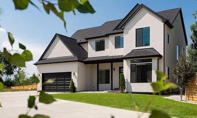 Northwest Arvada Maison | New! Pure Lux W Pool/Spa & Game Center!