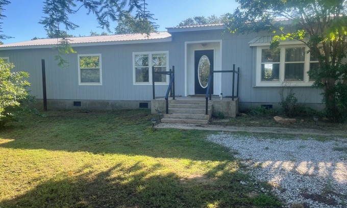 Gordonville Maison | *NEW* Quiet, Peaceful, Spacious on large acreage- Lake Murray